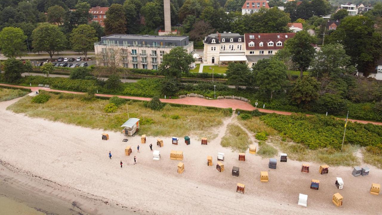 Beachside 4*